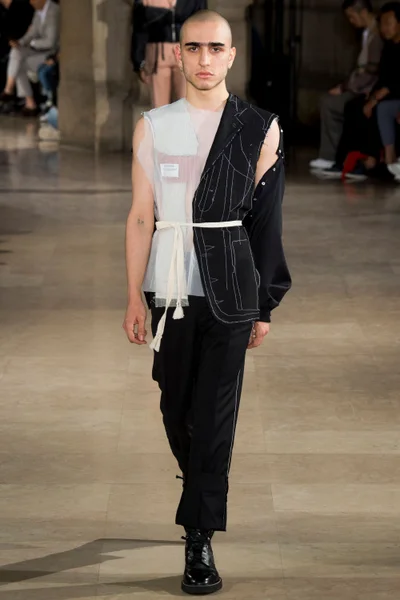 Look 28